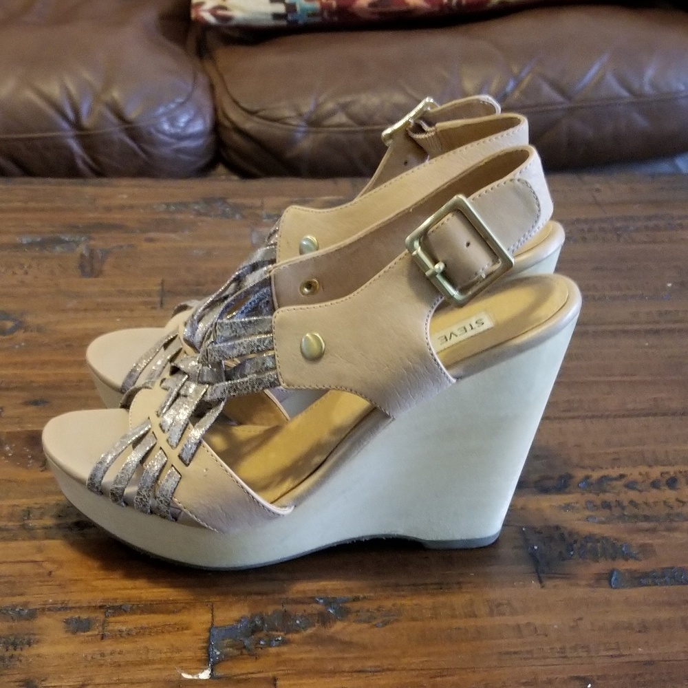 Steve madden Turnpyke Wedges. Sz6.5 - Picture 2 of 4